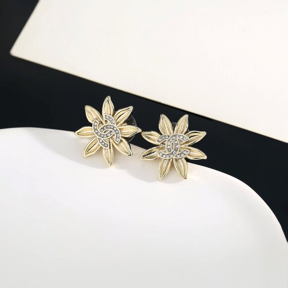 Chanel earrings - Picture 2 of 5